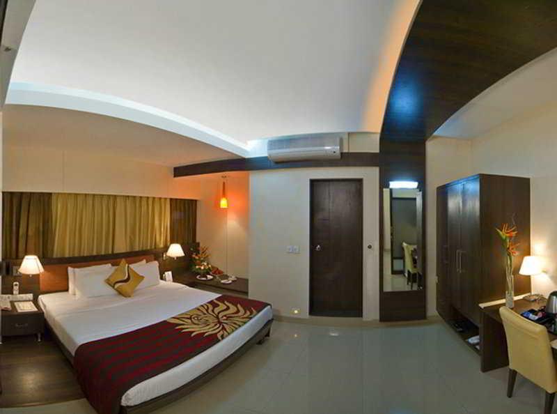 Kapila Business Hotel Pune Exterior photo