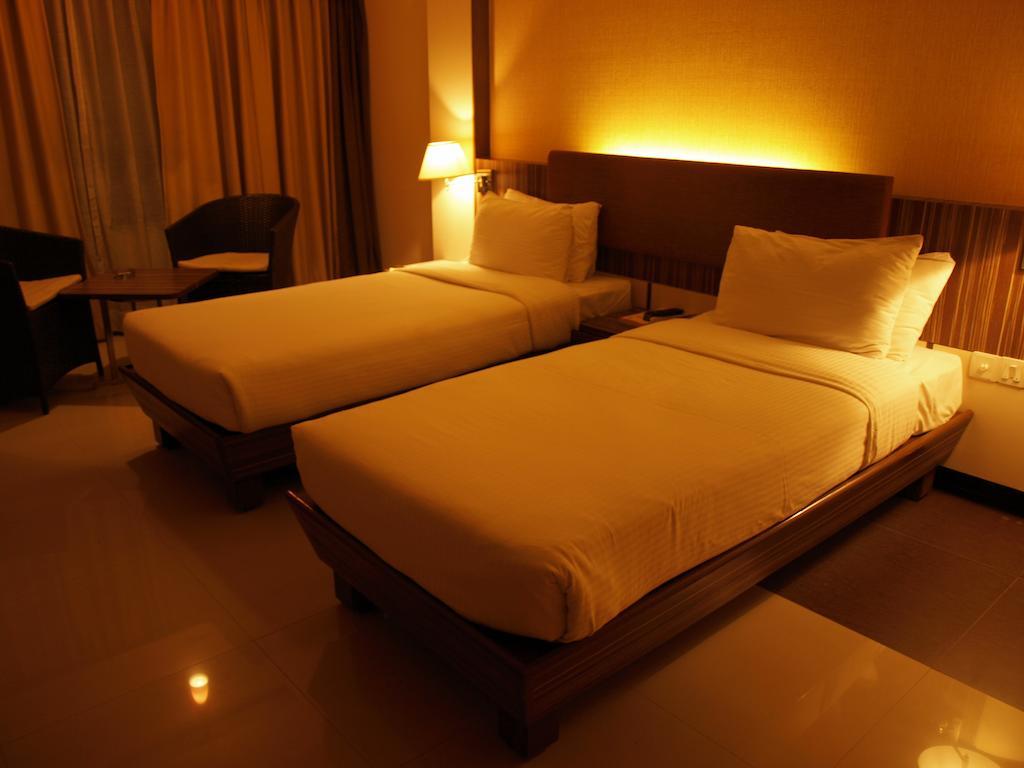 Kapila Business Hotel Pune Room photo