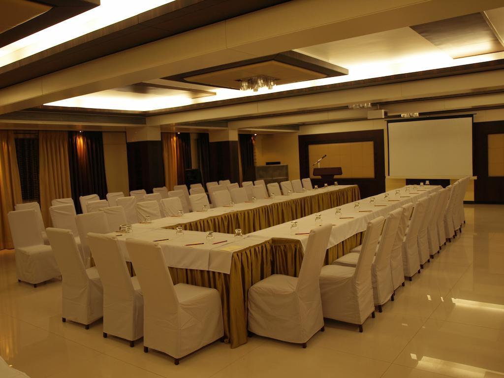 Kapila Business Hotel Pune Exterior photo