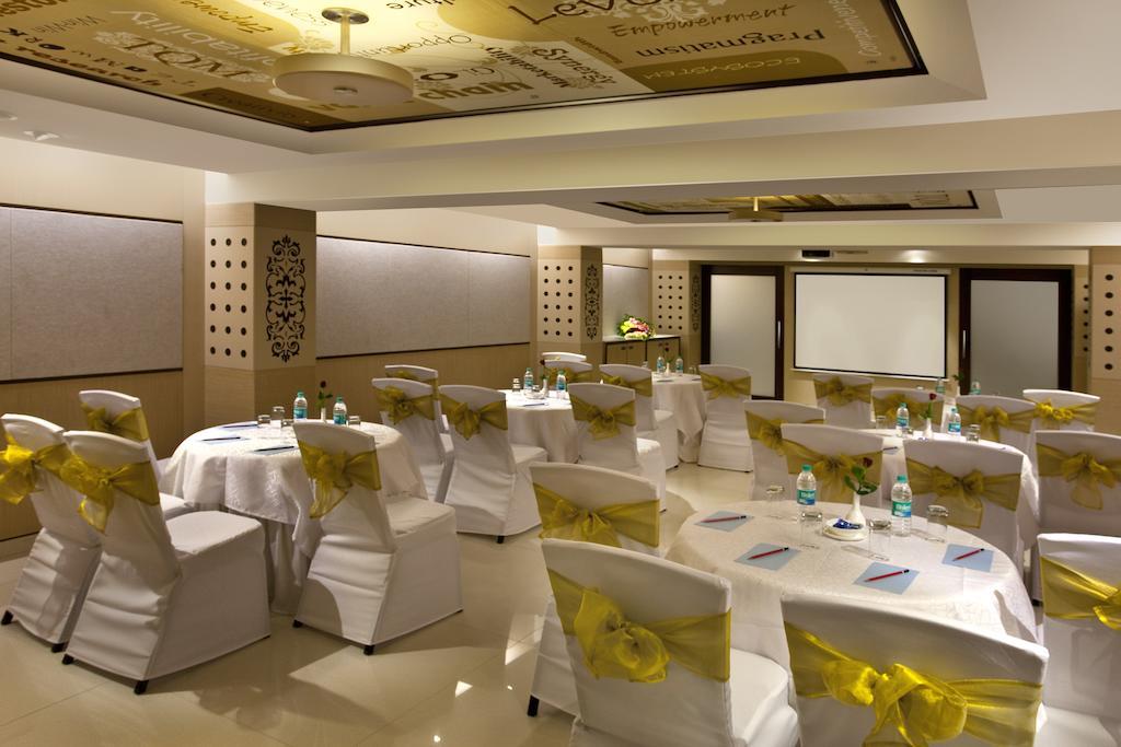 Kapila Business Hotel Pune Exterior photo