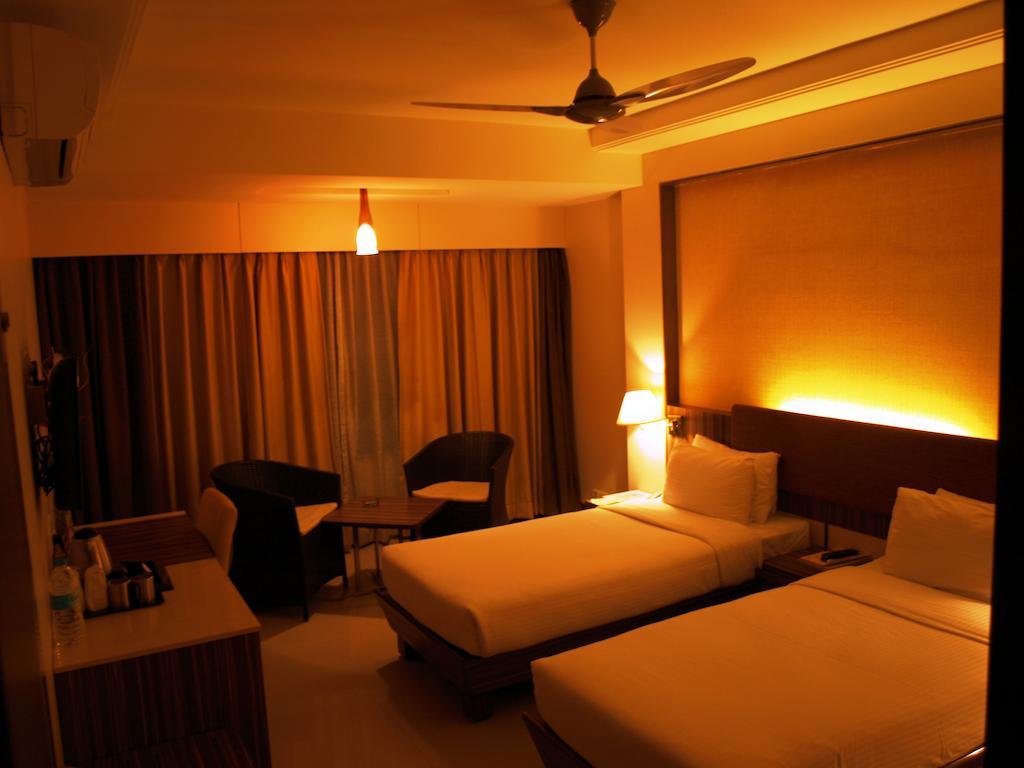 Kapila Business Hotel Pune Exterior photo